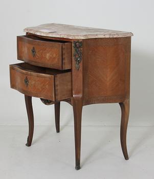BYRÅ, Louis XVI-stil.