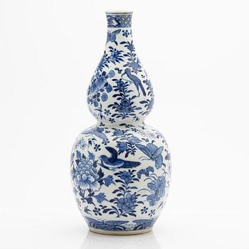Vas, porslin, Kina, 1800-tal.