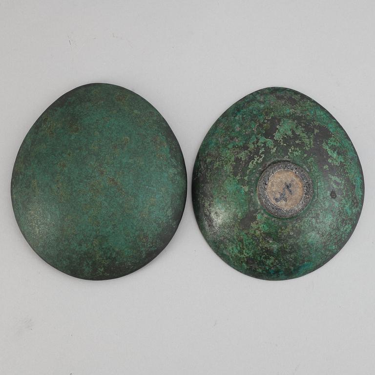 Hans Hedberg, a signed faience box, Biot, France.