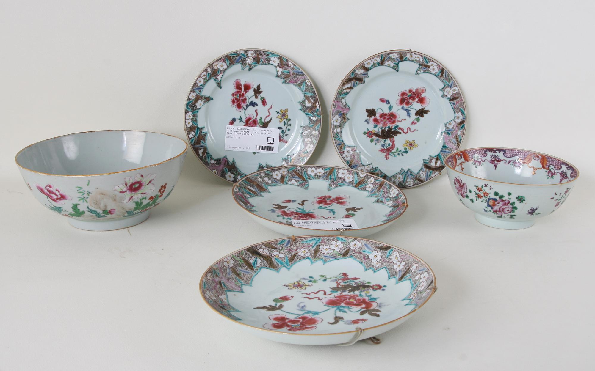 TALLRIKAR, 2 st, SKÅLFAT, 2 st samt SKÅLAR, 2 st, porslin, Kina, 1700-1800-tal.