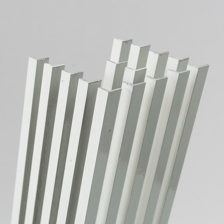 Lars-Erik Falk, sculpture, signed and dated 1990 underneath.