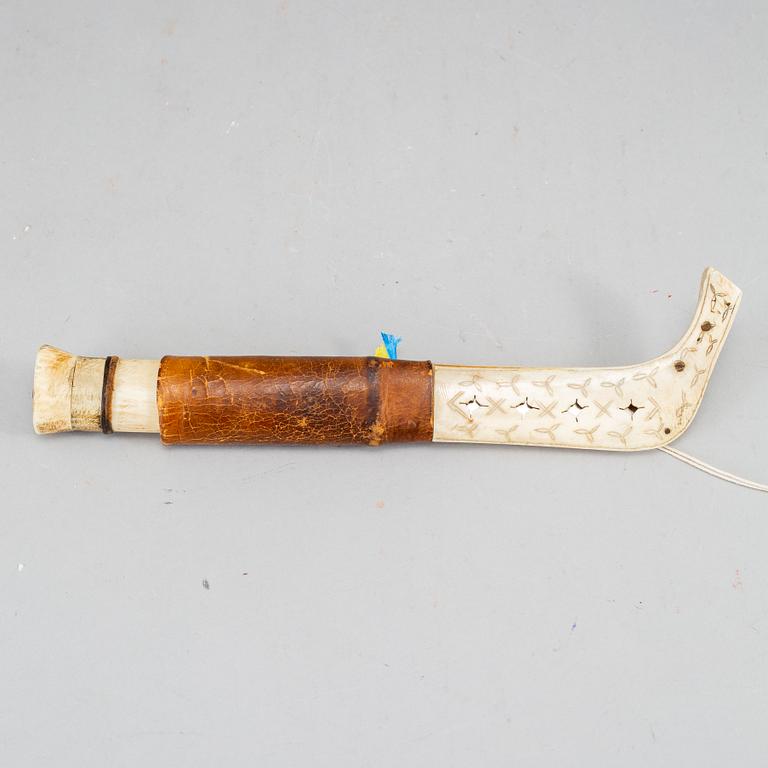 A Sami reindeer horn knife, dated 1924.