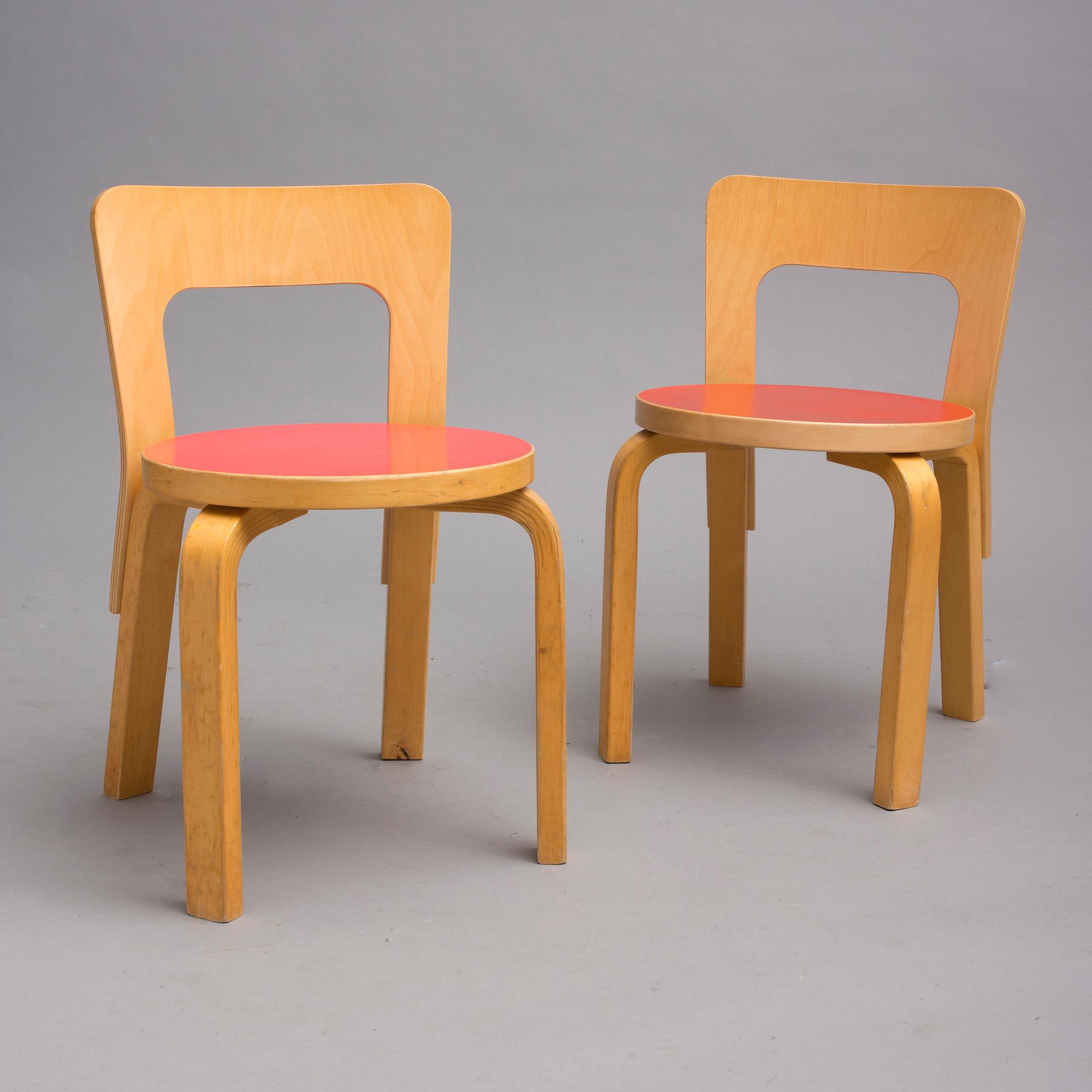 BARNSTOLAR, 2 st, modell 65, Alvar Aalto. Artek 1970-tal.