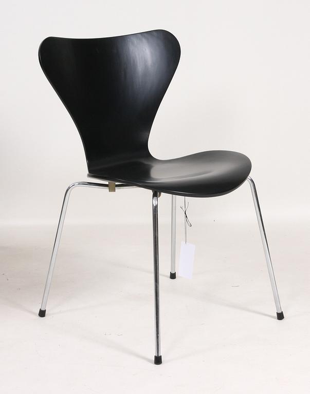 STOLAR, 4 st. Arne Jacobsen för Fritz Hansen, Danmark. "Sjuan-modellen".