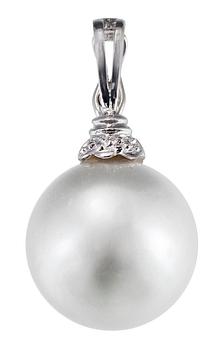 717. SOUTH SEA PEARL PENDANT.