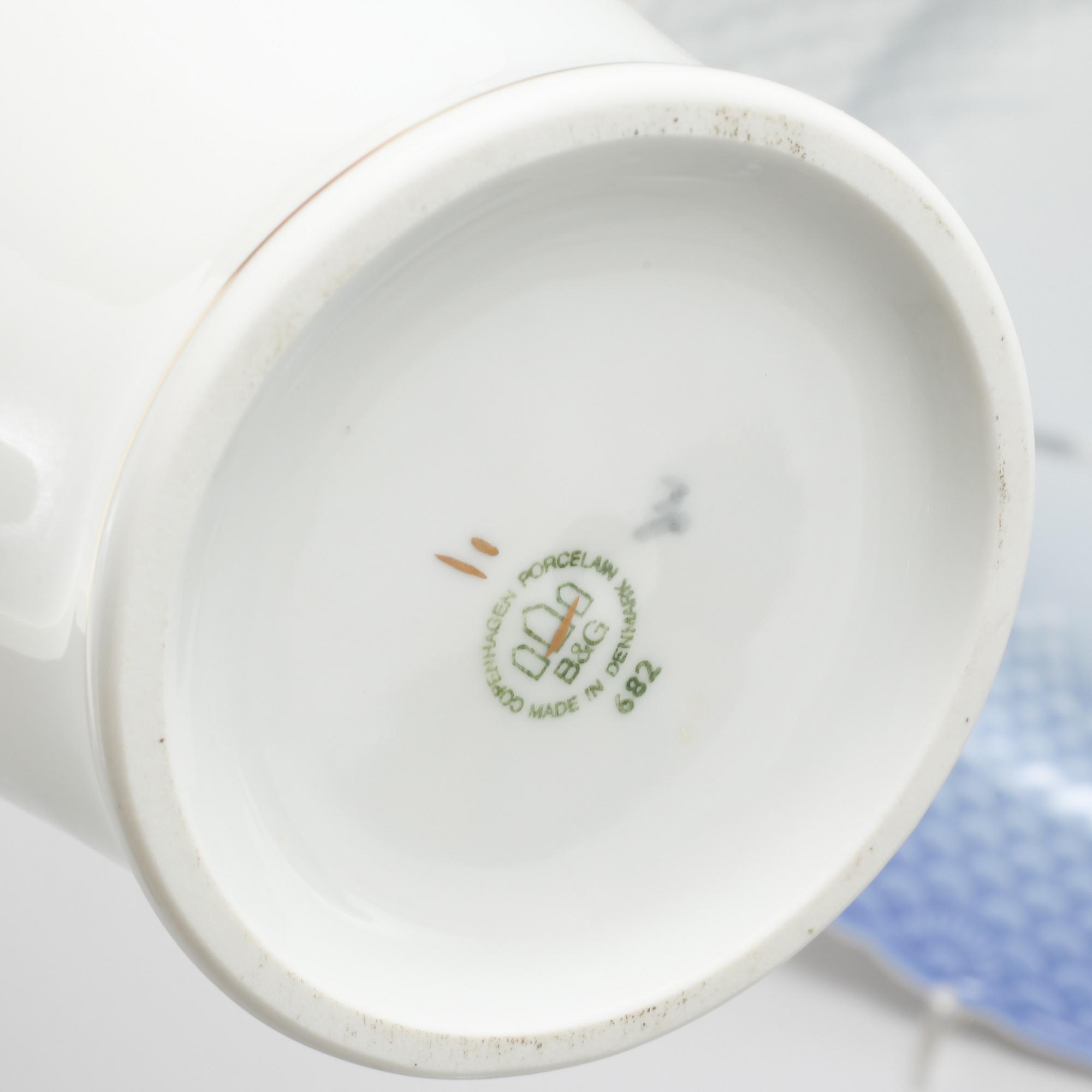 A porcelian set table ware of 57 pcs, Bing & Gröndahl, from the latter half of the 20th century.