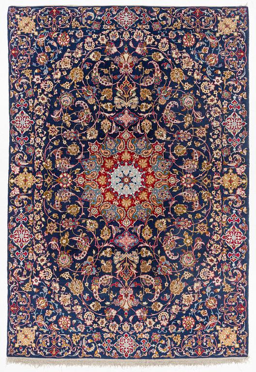 A Najafabad carpet, c. 307 x 214 cm.