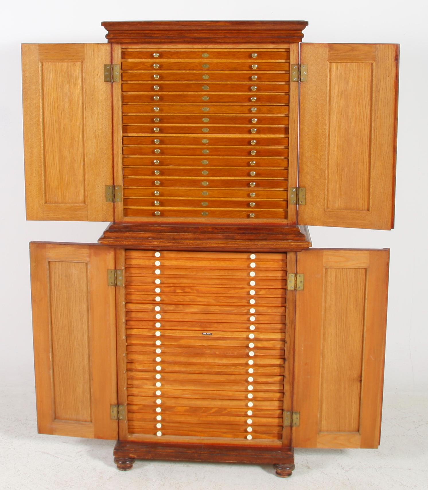 MYNTSKÅP/ARKIVSKÅP.