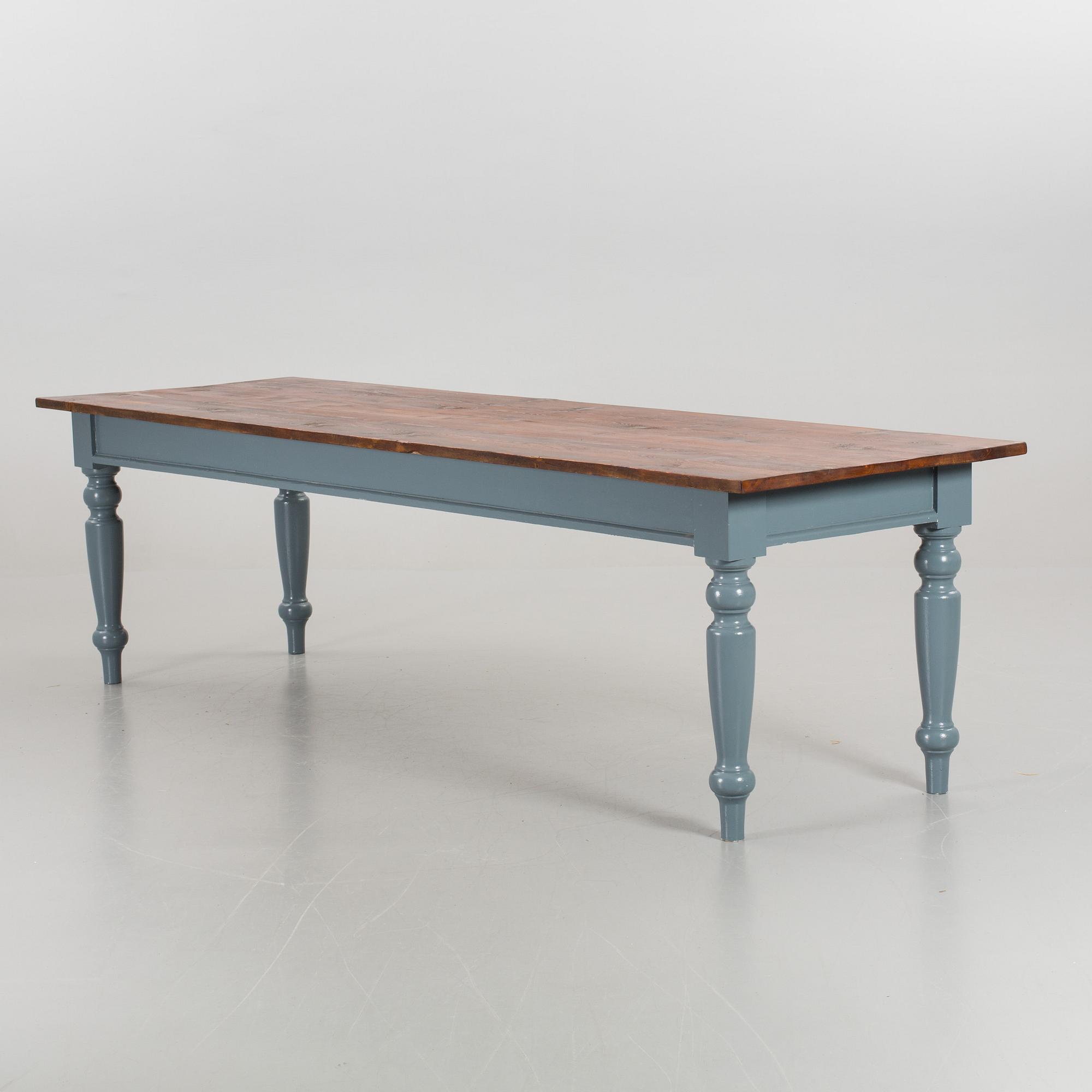 An early 1900's dining table.