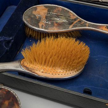 A set of five pcs silver and tortoise-shell vanity set Birmingham 1920's.