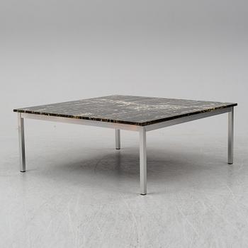 A late 20th century coffee table.