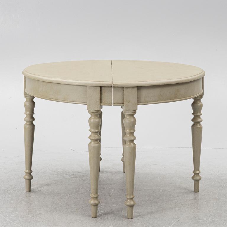 Dining table, 19th century.