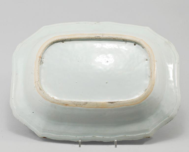 UNDERFAT, porslin, Kina, 1700-tal.