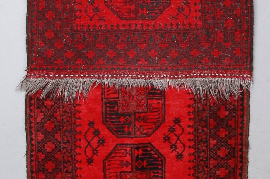MATTA, orientalisk. Ca 324 x 96 cm.