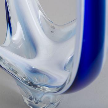 PAUL KEDELV, a 'Coquille' glass vase/sculpture from Flygsfors.