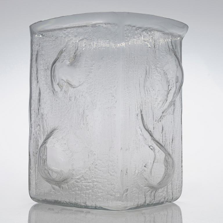 Timo Sarpaneva, a vase from the Finlandia series for Iittala. In production 1964-1970.