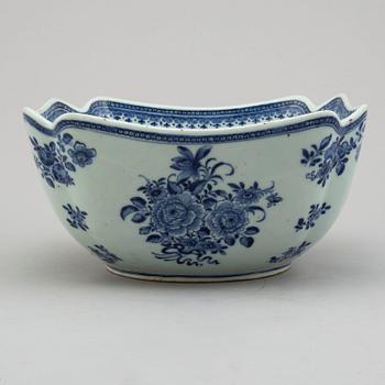 A blue and white saladiere, Qing dynasty, Qianlong (1736-95).