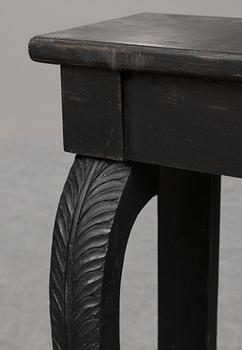 BLOMBORD, ett par. Herrgårdssnickeri.
