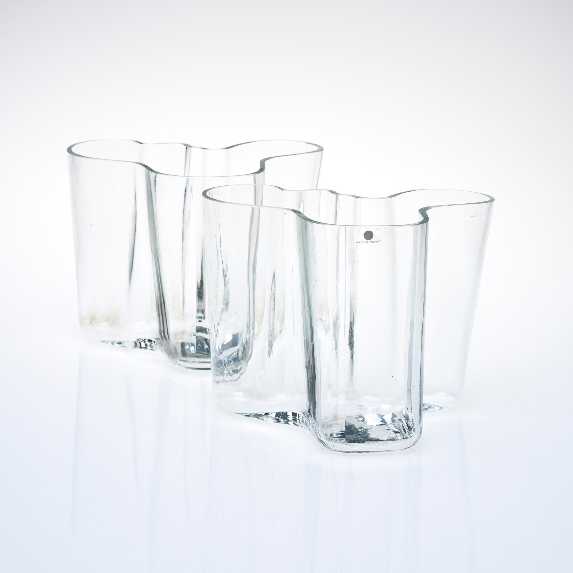 VASER, 2 st, glas, "Savoy", signerade Alvar Aalto - 3030. 1970-80-tal.