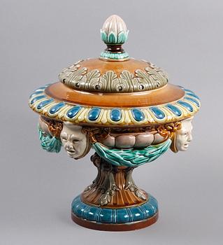 PRAKTURNA, majolika, 1800/1900-tal.