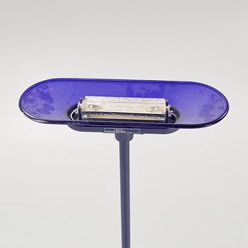 Perry King, Santiago Miranda & Gianluigi Arnald, a 'Jill' uplight from Arteluce/Flos.