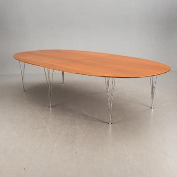 BORD, "Superelips", Bruno Mathsson International, Bruno Mathsson och Piet Hein för Fritz Hansen, 1900-talets andra hälft.