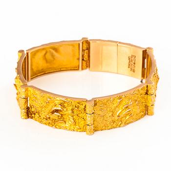 BJÖRN WECKSTRÖM, A 14K gold bracelet " Velvet Clouds". Lapponia 1972.