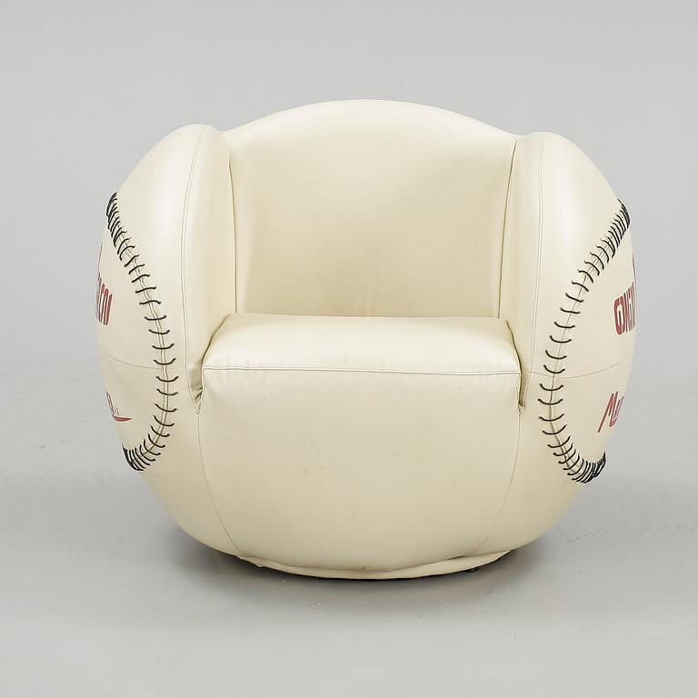 SNURRFÅTÖLJ, 1900-talets senare hälft.