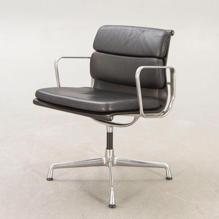 Charles & Ray Eames, Desk Chair, "EA 207 Soft Pad Chair", Vitra.