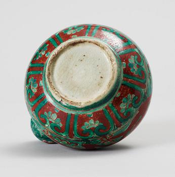 KENDI, porslin. Kina. Qing dynastin. 1800-tal.