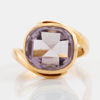 20K gold and light amethyst ring.