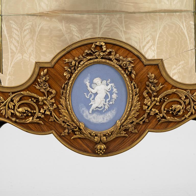 Display cabinet, Louis XV style, ca 1890-1910.