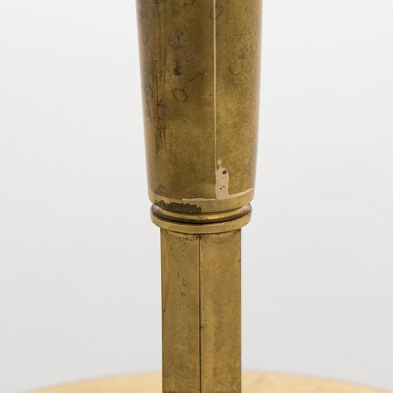 Paavo Tynell, A mid-20th century '5061' table lamp for Taito Finland.