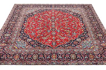 Matta, Keshan, ca 273 x 270 cm.