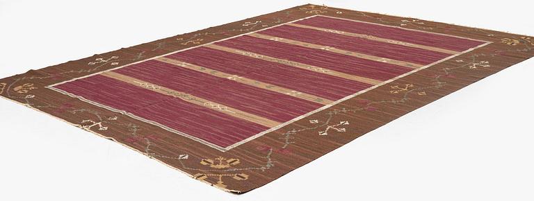 A carpet, flat weave, c. 360 x 270 cm, possibly by Handarbetets vänner, Stockholm, Sweden.