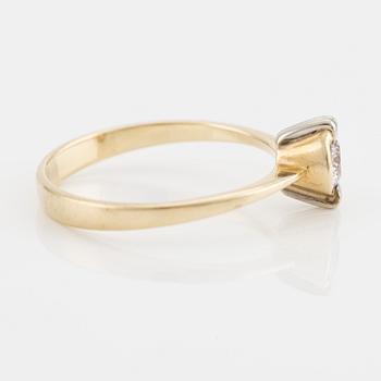 Ring 18K guld med briljantslipad diamant.