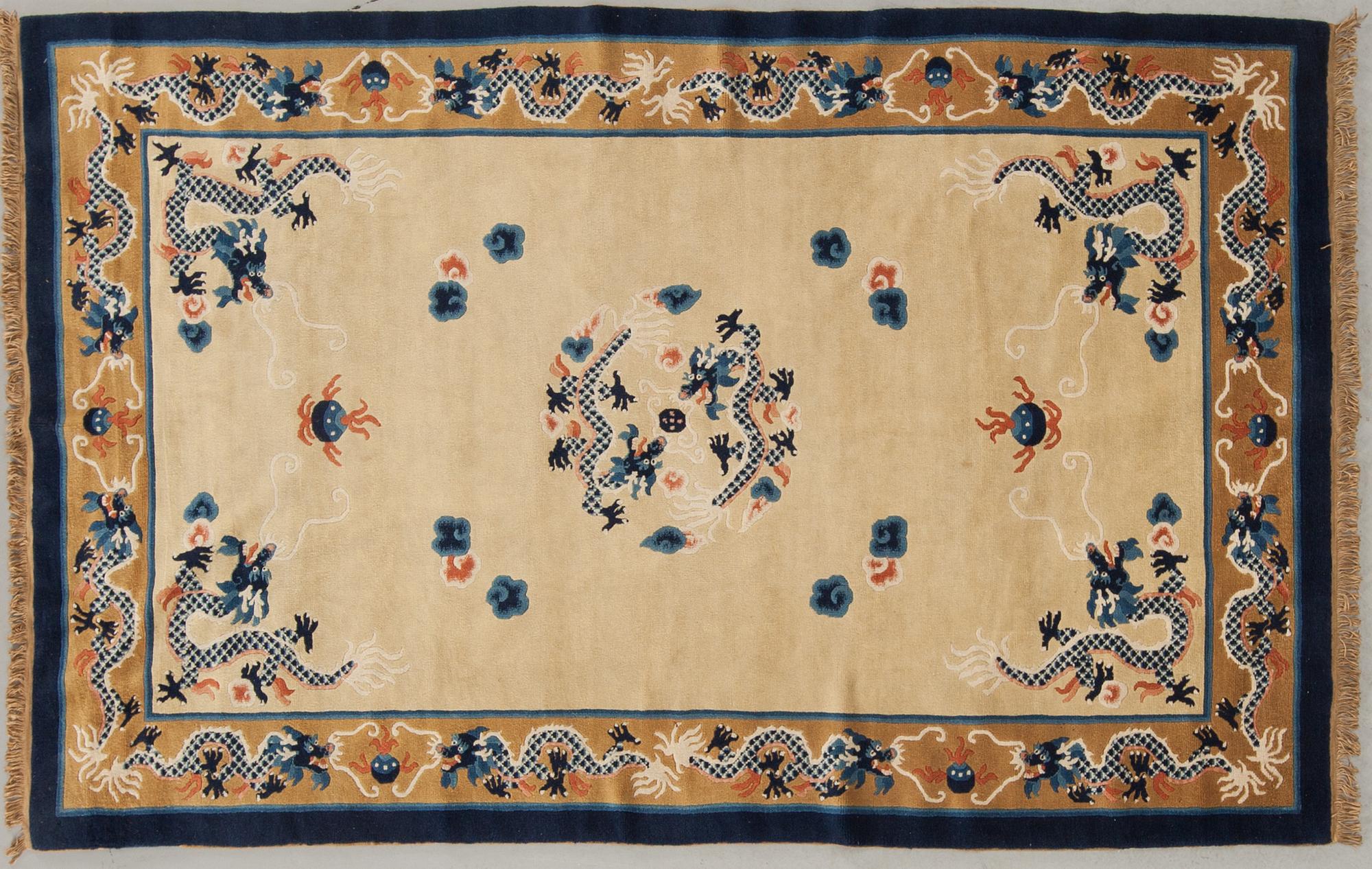 MATTA, semiantik, Kina, ca 240 x 152 cm.