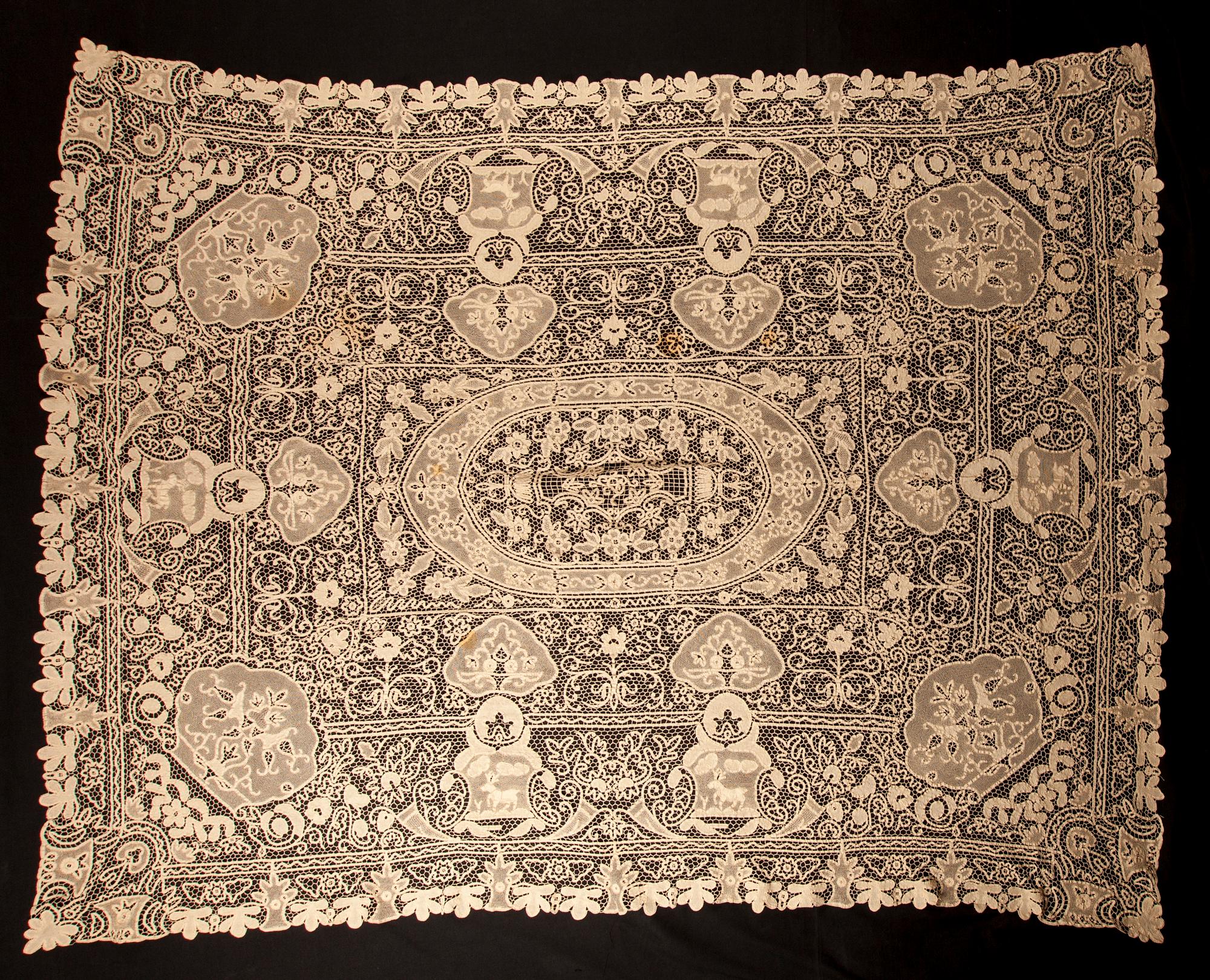 BORDDUK / SÄNGÖVERKAST,  möjligen Cantu-spets, Italien 1920-tal.