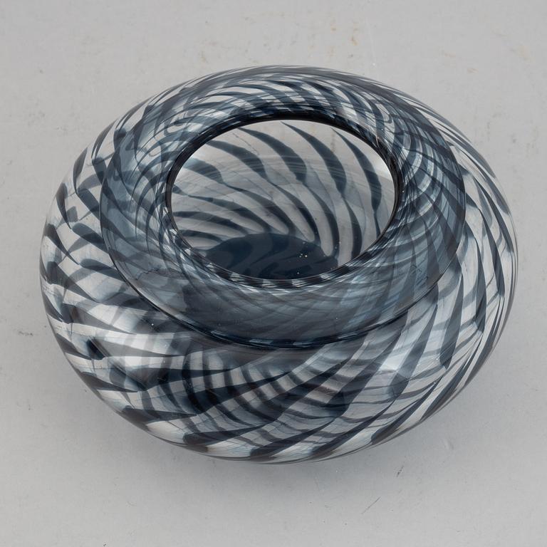 Ingeborg Lundin, skål/vas, glas, Orrefors 1966.