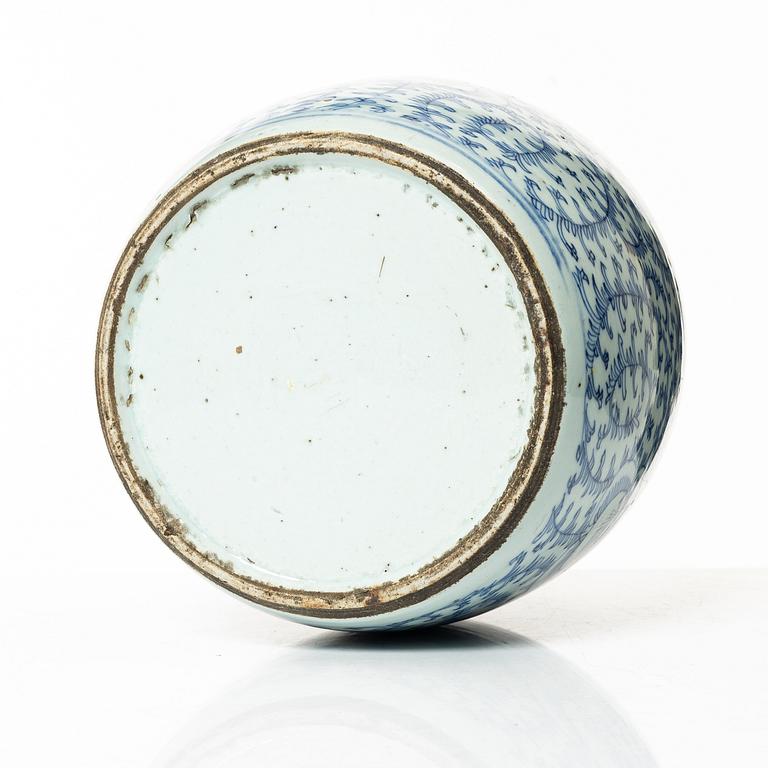 Kruka med lock/bojan, porslin, Kina, Qingdynastin, 1800-tal.