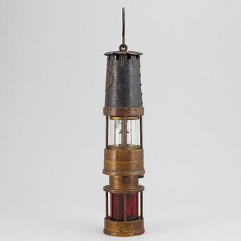 A miners lantern "Spiralarm", England, 20th Century.