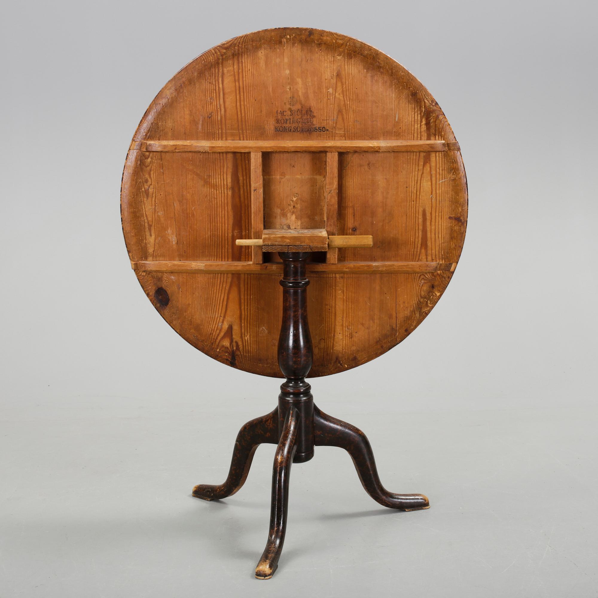 FÄLLBORD, av Jacob Sjölin (mästare i Köping och Kungsör 1767-1785).