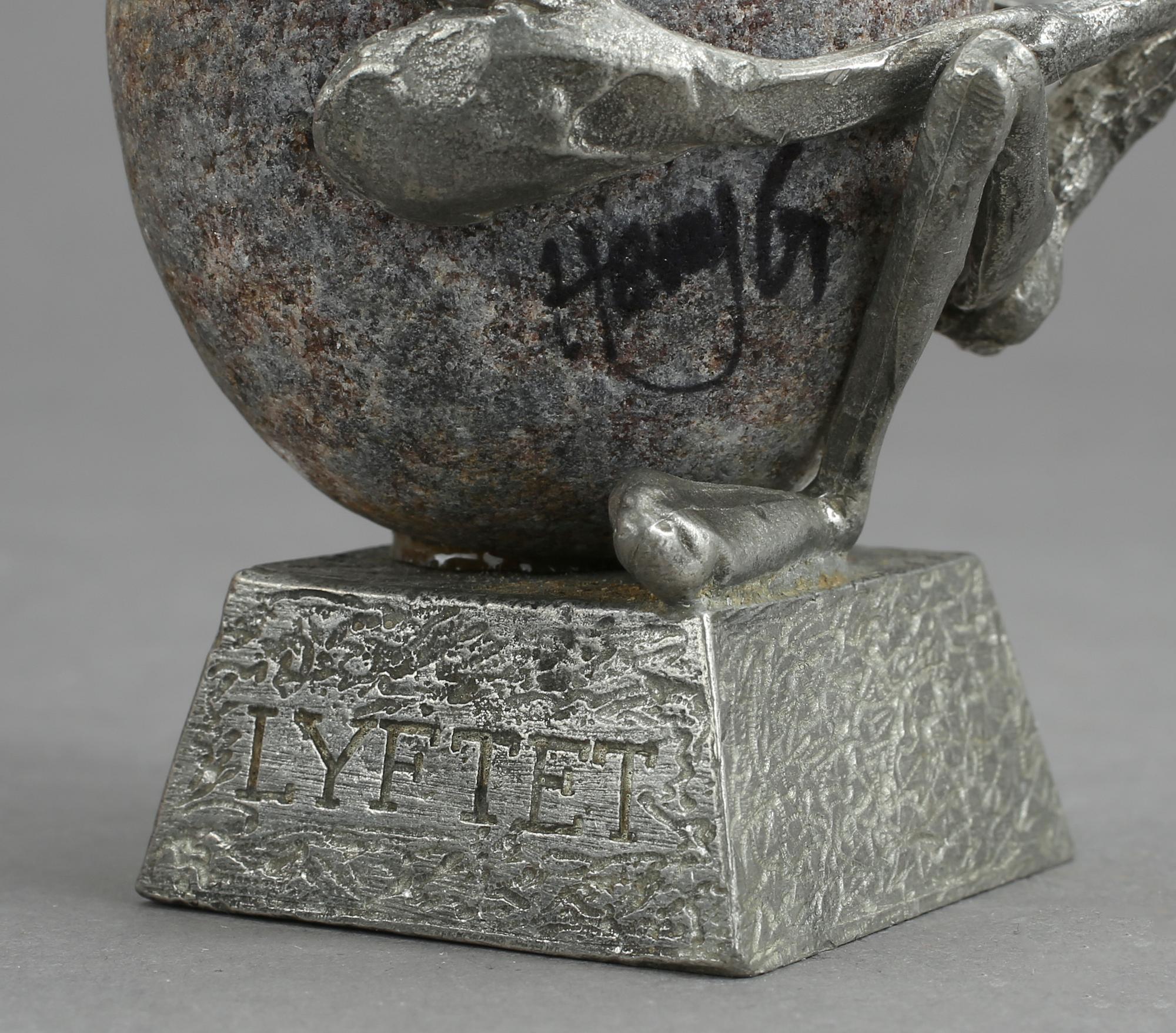 SKULPTUR, "Lyftet", signerad, Henry Gustafsson, 1978.