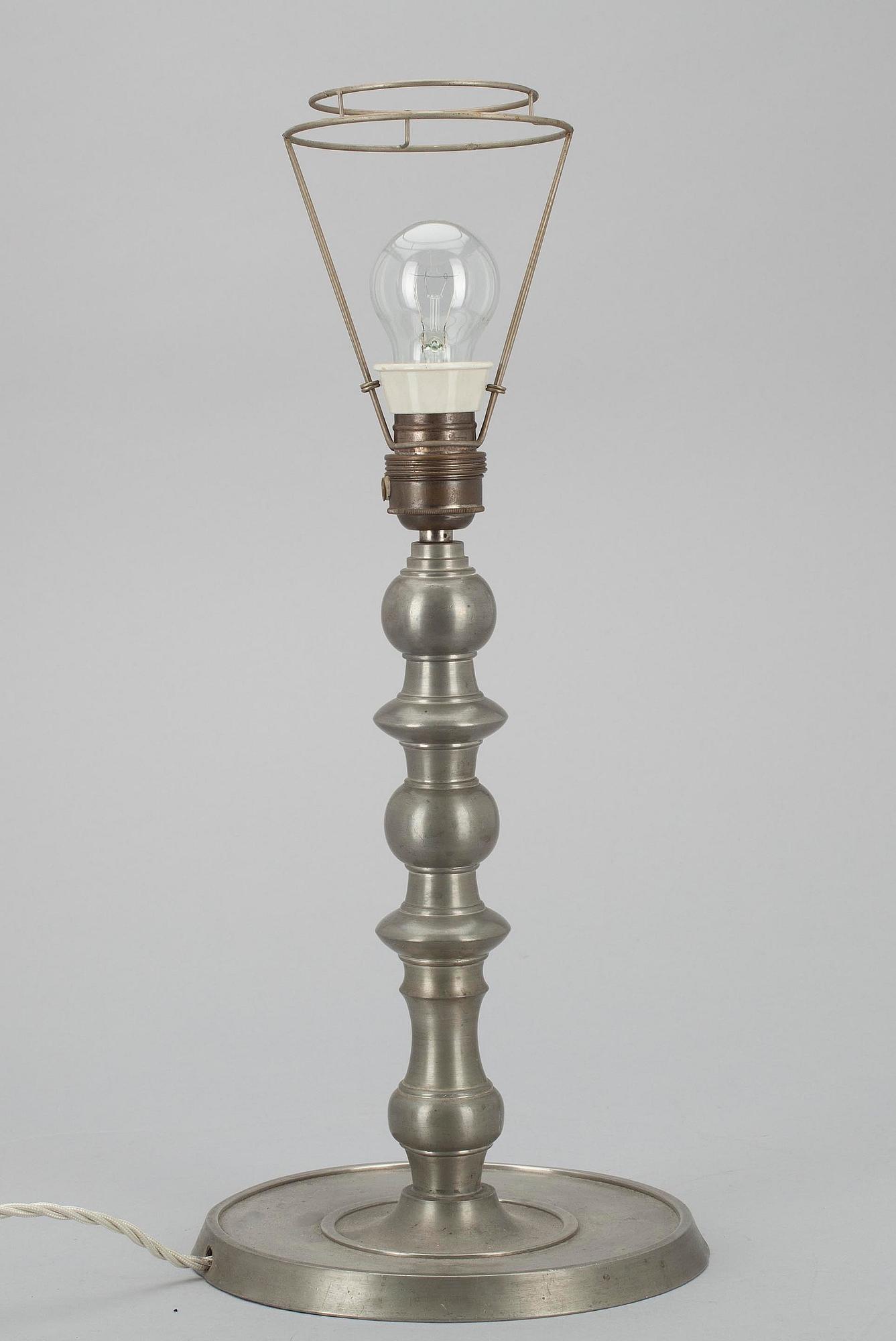 BORDSLAMPA, tenn, Firma Svenskt Tenn, 1927.