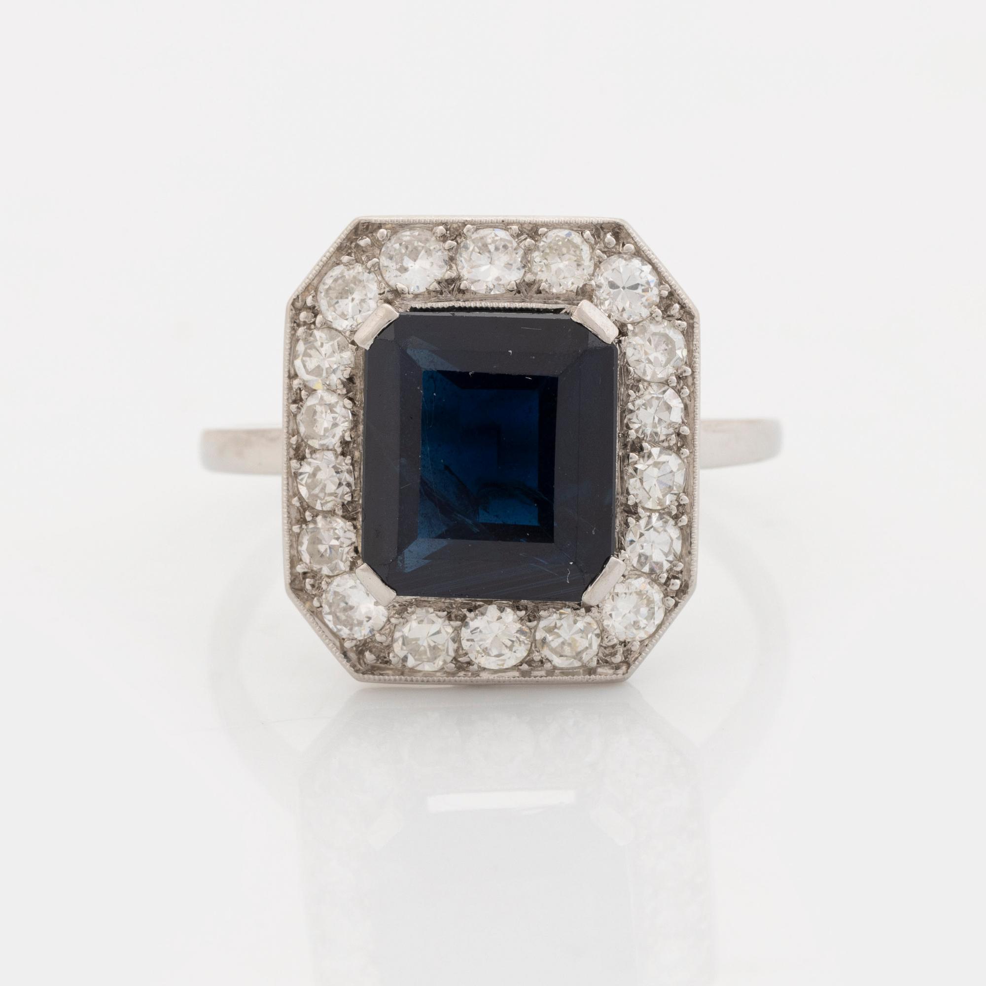 Ring platina med safir och diamanter.