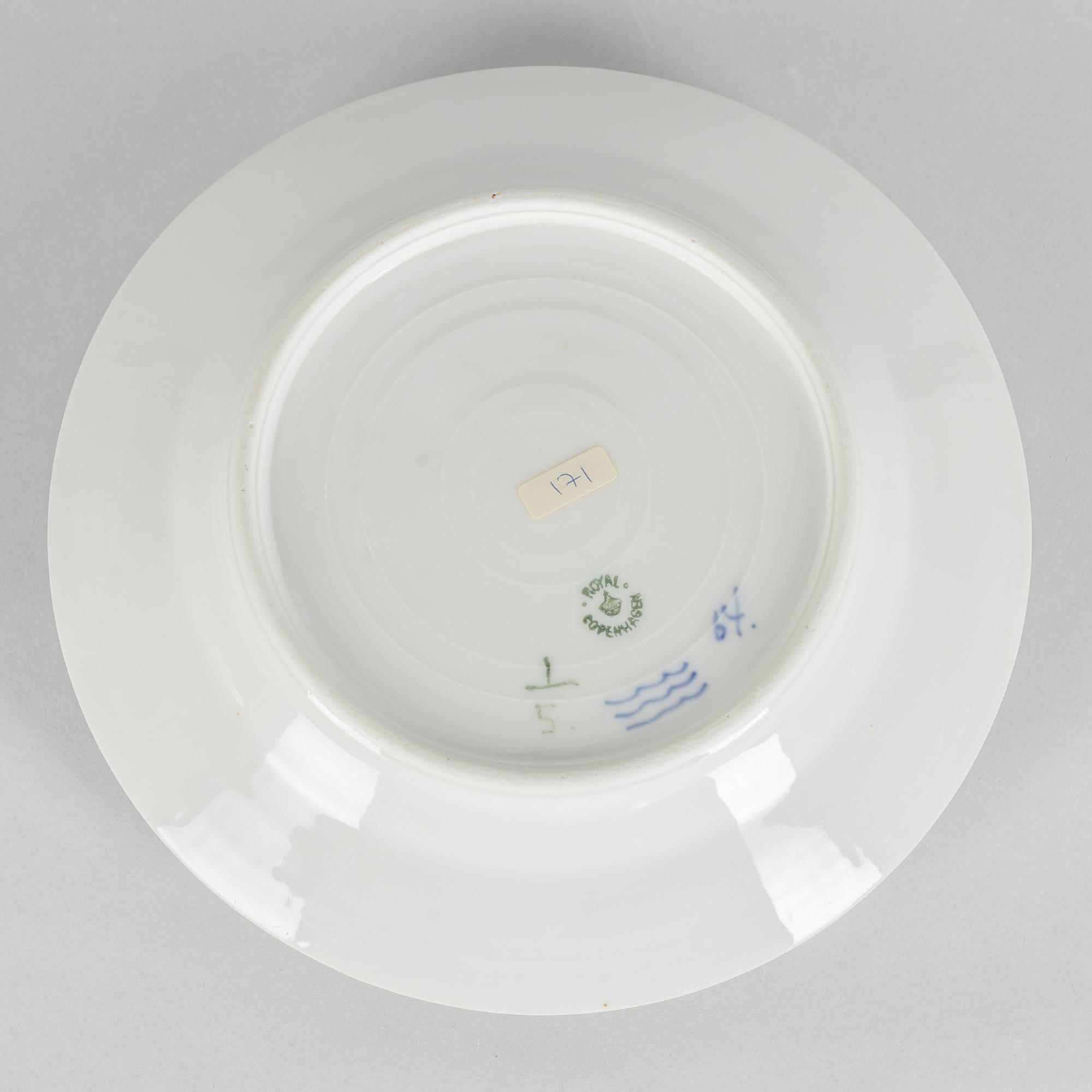 Two  'Blue Fluted Plain' /Musselmalet porcelain butter dishes, Royal Copenhagen, model 4 and 5, 1898-1923 and post 1923.