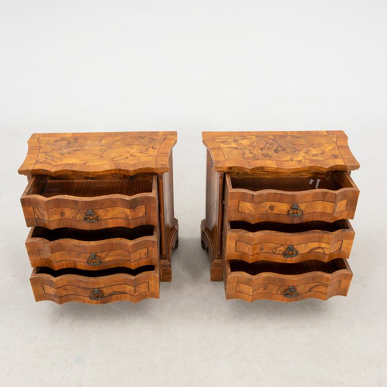 Sängbord ett par Barockstil 1900-talets första hälft.
