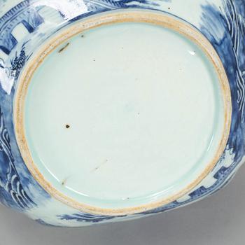 A blue and white saladiere, Qing dynasty, Qianlong (1736-95).
