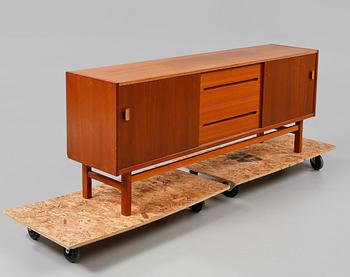 SIDEBOARD, "Arild", Nils Jonsson för Troeds, Bjärnum, 1960-70-tal.