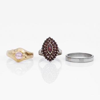 RINGAR, 3 st, 18K guld och silver, Sverige, 1900-tals. Vikt ca 10,82 g.